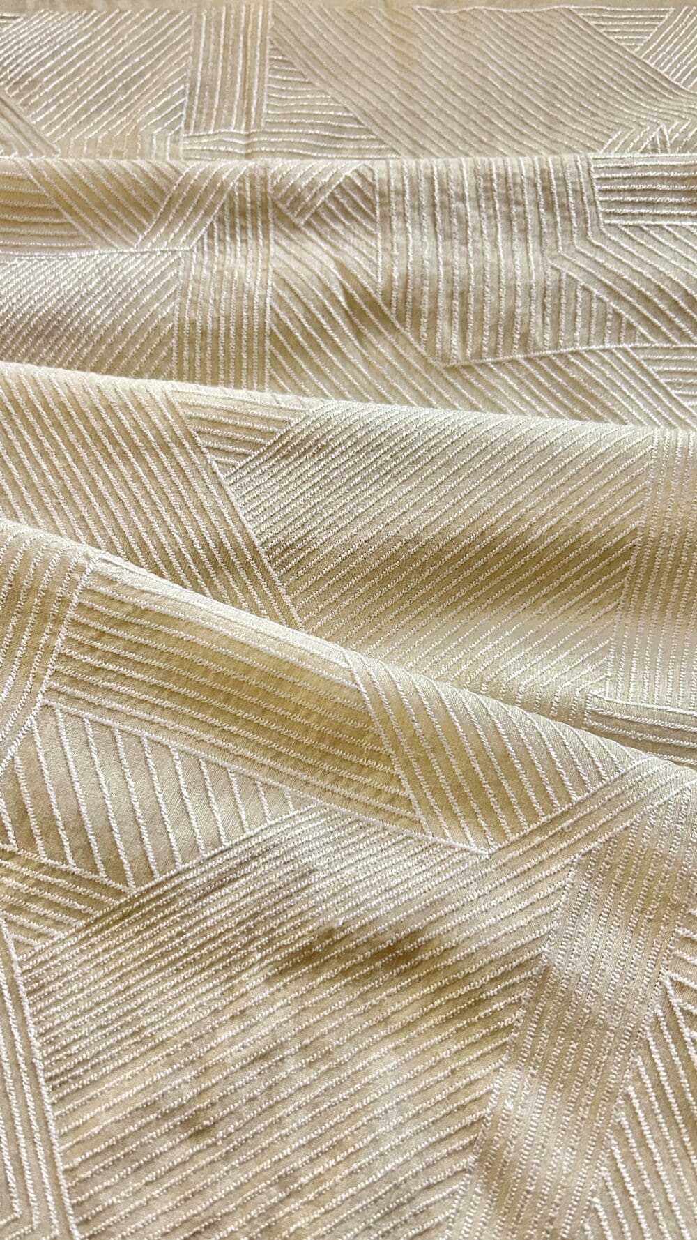Munga Silk Embroidery