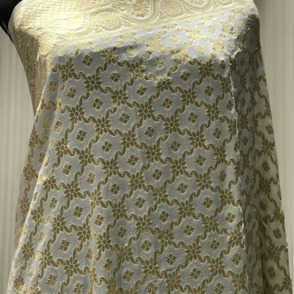 STC4074-GGT SILK KHADDI DYEABLE DUPATTA@4995-STC4074-1 Georgette Silk Khaddi Dyeable Dupatta