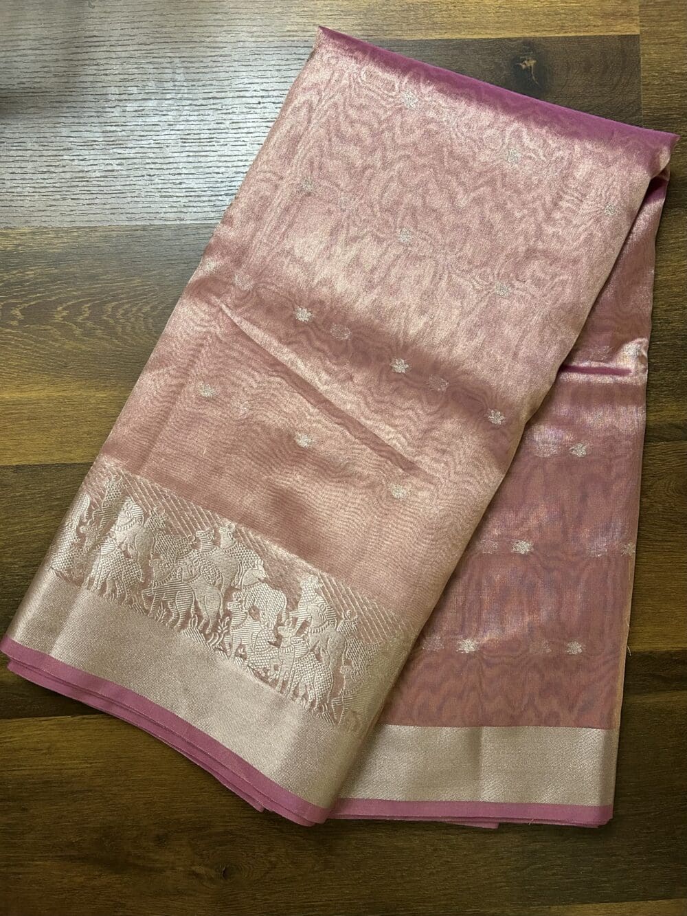 Tissue Booti with Border Cutwork - Image 3