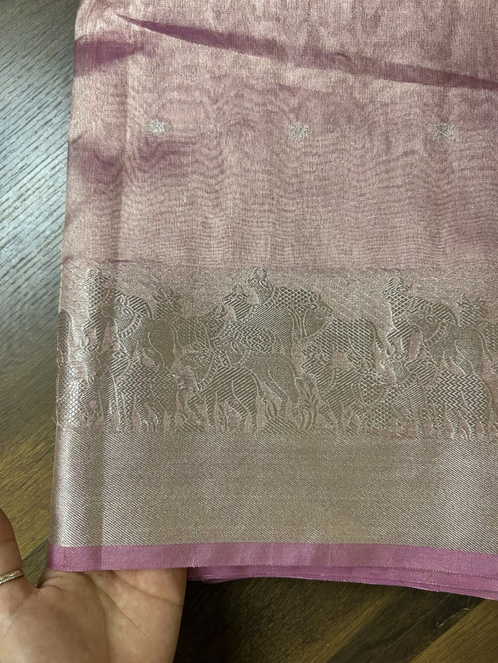 Tissue Booti with Border Cutwork - Image 4
