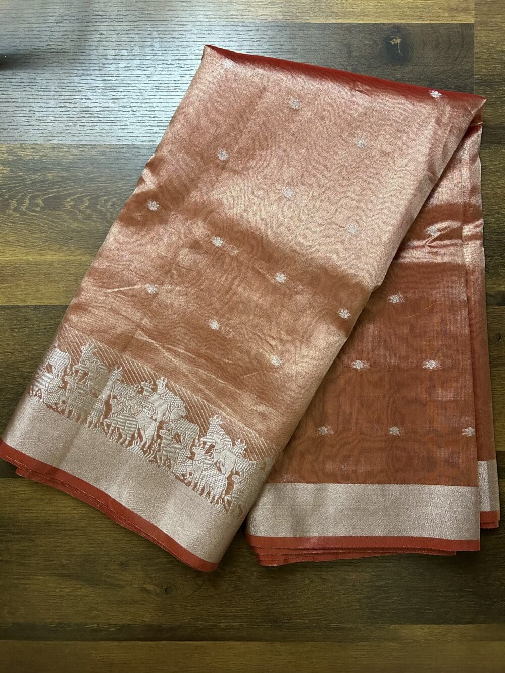 Tissue Booti with Border Cutwork - Image 2